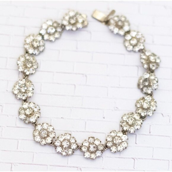 6 inch, Vintage Silver Tone Floral Links Clear Rhinestone Bracelet - V26 - Picture 2 of 3